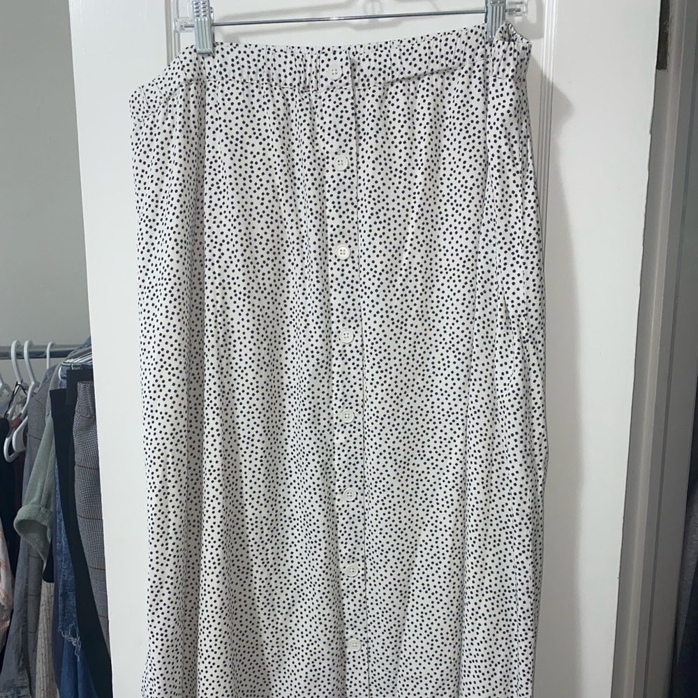 Old Navy black polka dot midi skirt